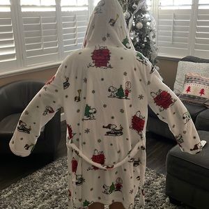 Brand new snoopy robe